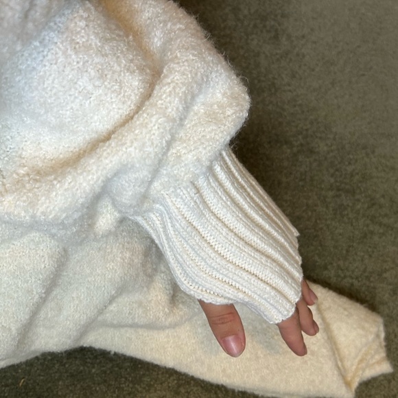 NWT aerie offline chunky turtleneck sweater - Picture 4 of 6